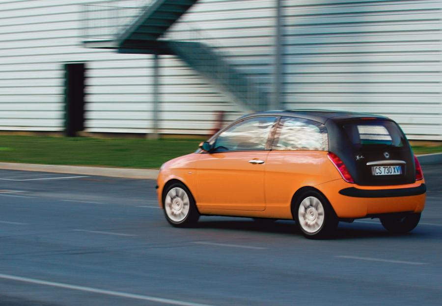 Lancia Ypsilon by MomoDesign 2005 года  (фото 9 из 29)